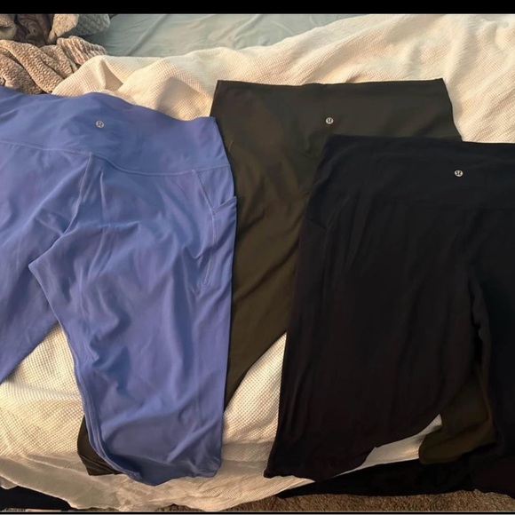 Lululemon Align w/ pockets - Picture 1 of 4
